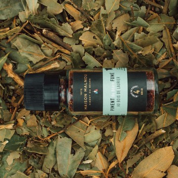 Maison Malnou - Saupoudreur de Piment du Béarn Fumé au Bois de Laurier - Certifié Bio