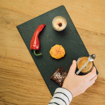Maison Malnou - Saupoudreur de Piment du Béarn Fumé au Bois de Figuier - Certifié Bio